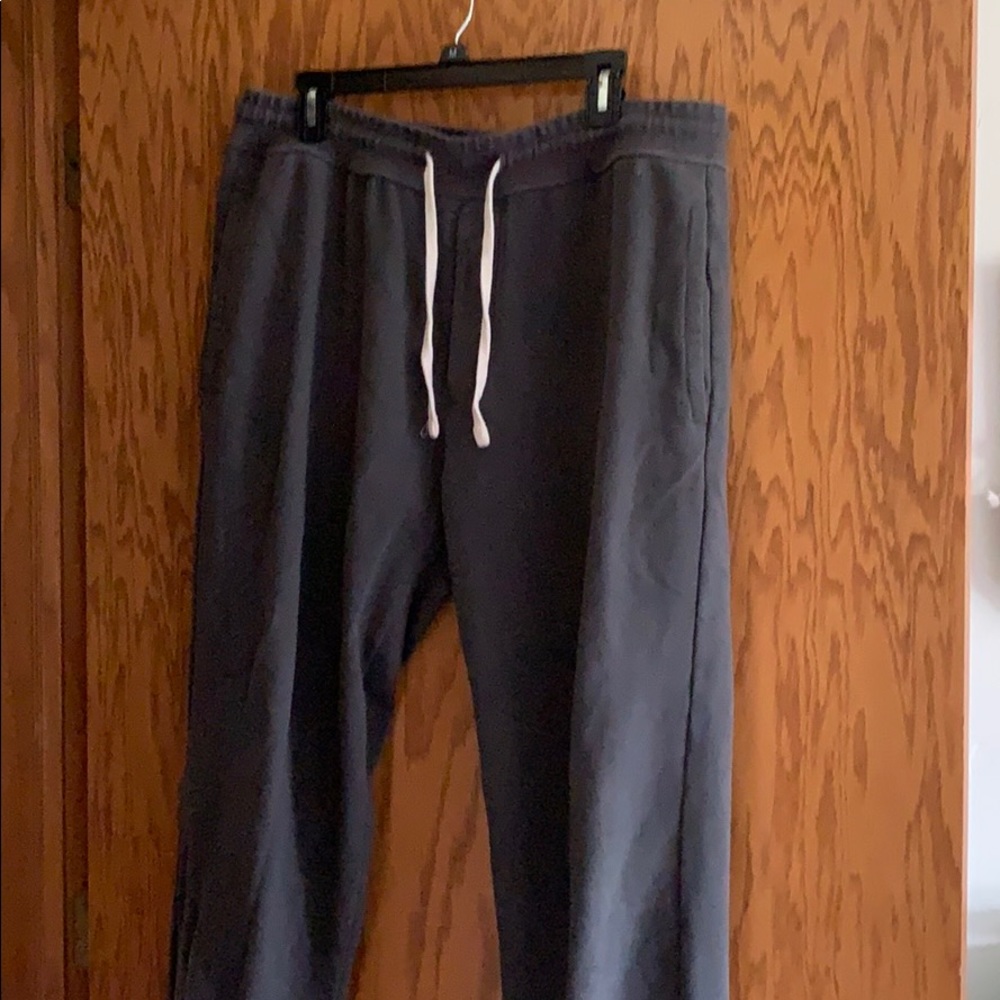 American Eagle Men’s Large sweatpants